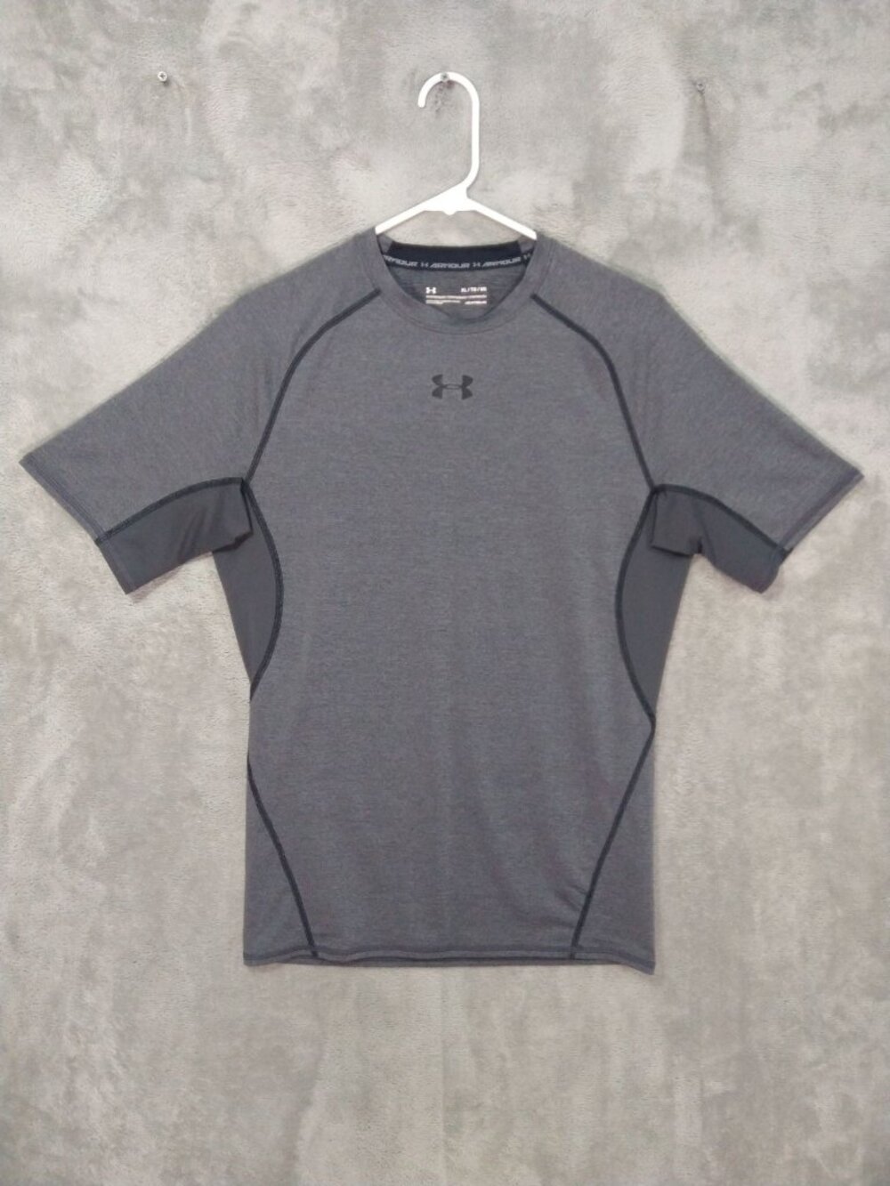 Under Armour HeatGear Compression Shirt Mens XL Gray Short Sleeve Workout